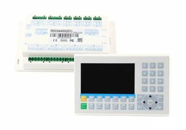 Внешний вид ,более нового контроллера Ruida6445g который пришел на смену модели 6442S