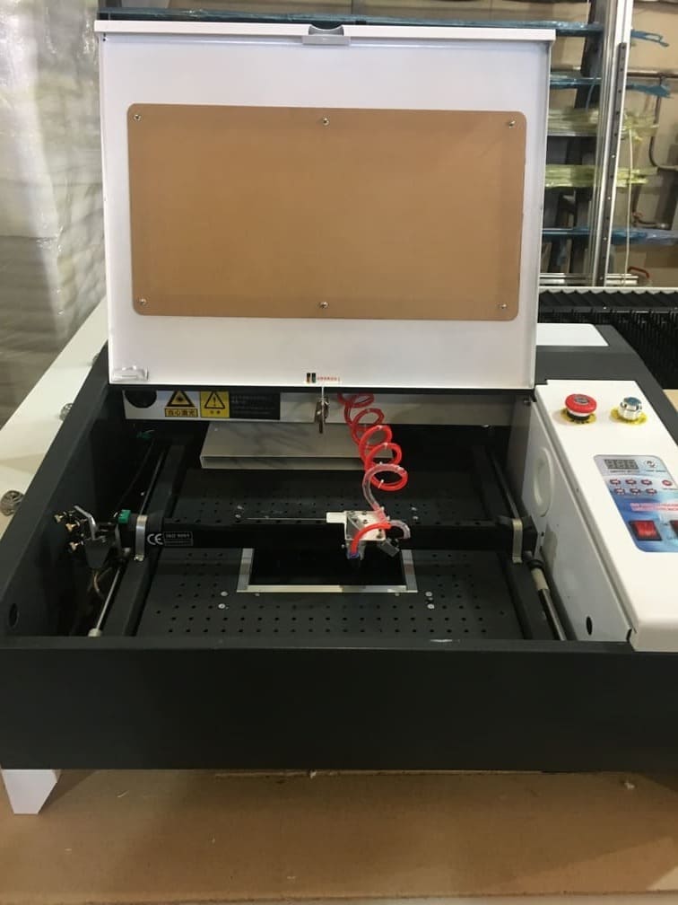 Лазерный станок c ЧПУ 400х400мм 40Вт/М3
