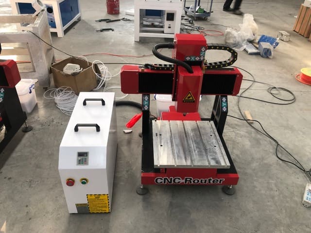 Фрезерный станок с подачей СОЖ 400x400x200mm