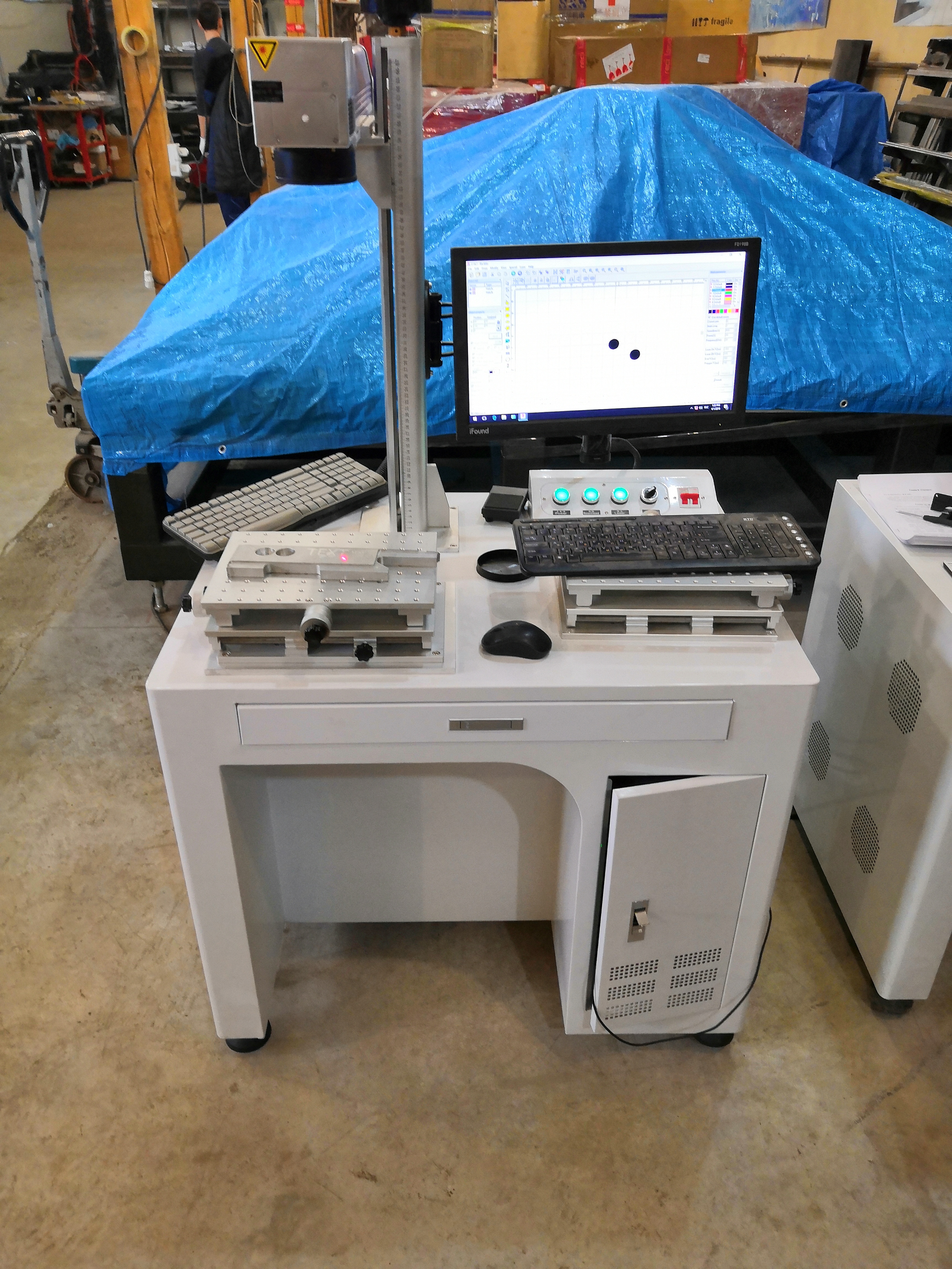 Лазерный гравер с ЧПУ JL-F20W (со столом) (Для цветной гравировки)