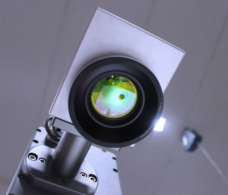 Лазерный гравер с ЧПУ JL-F30W (со столом)