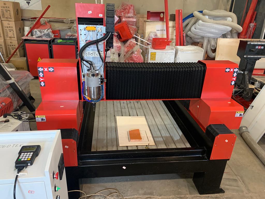 Фрезерный станок с ЧПУ 900x1500x400mm