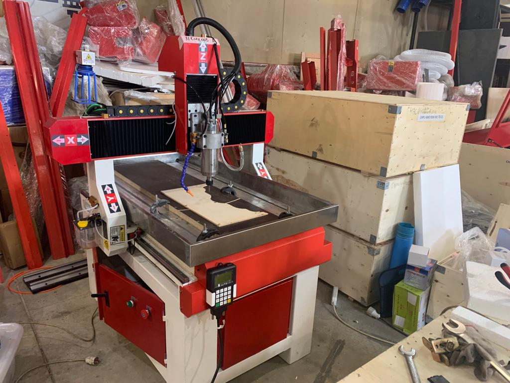 Фрезерный станок с подачей СОЖ 900х1500х200