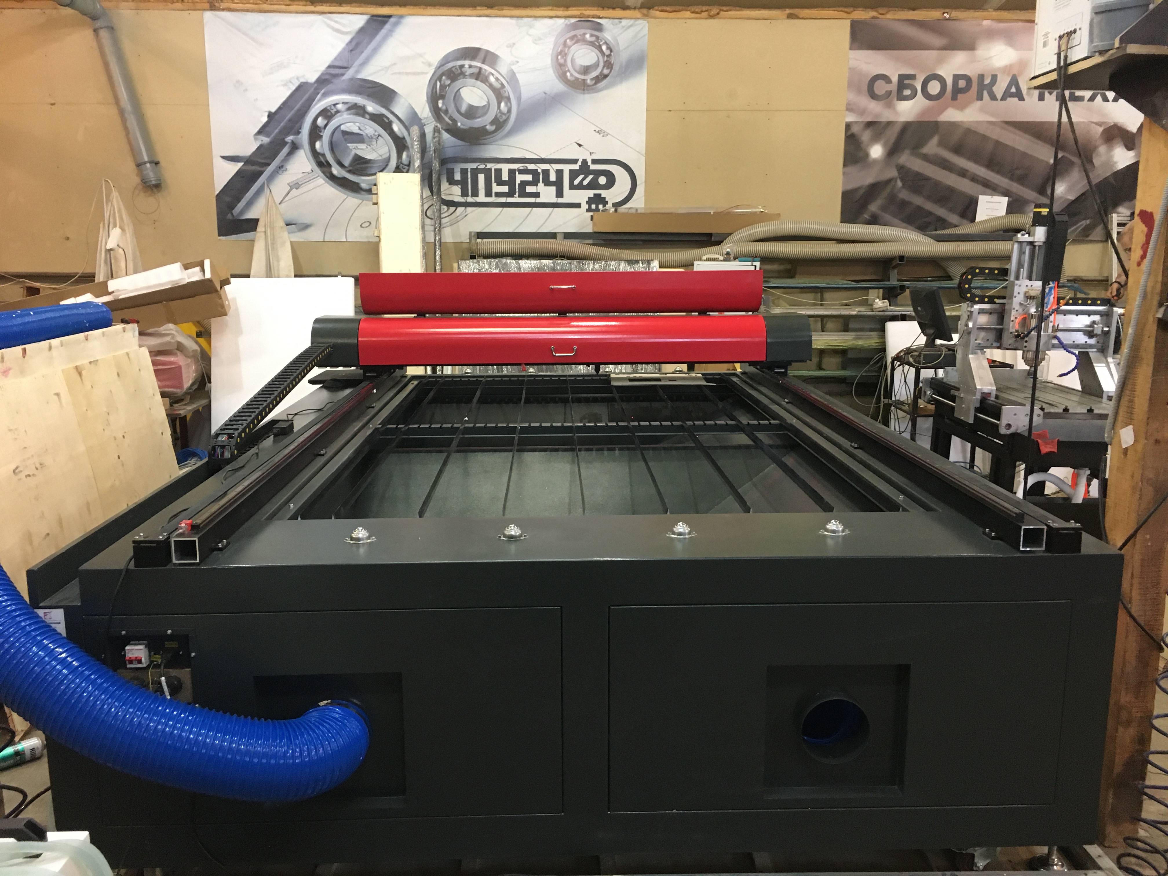 Лазерный станок c ЧПУ 1300х2500мм 100Вт/Ruida