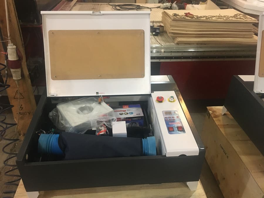 Лазерный станок c ЧПУ 400х400мм 50Вт/М3