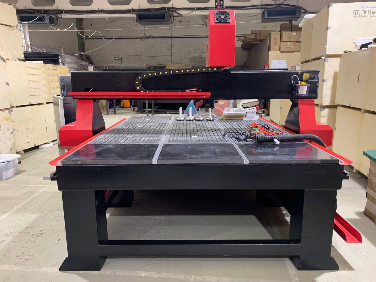 Фрезерный станок с ЧПУ 1600x1600x200mm Standart