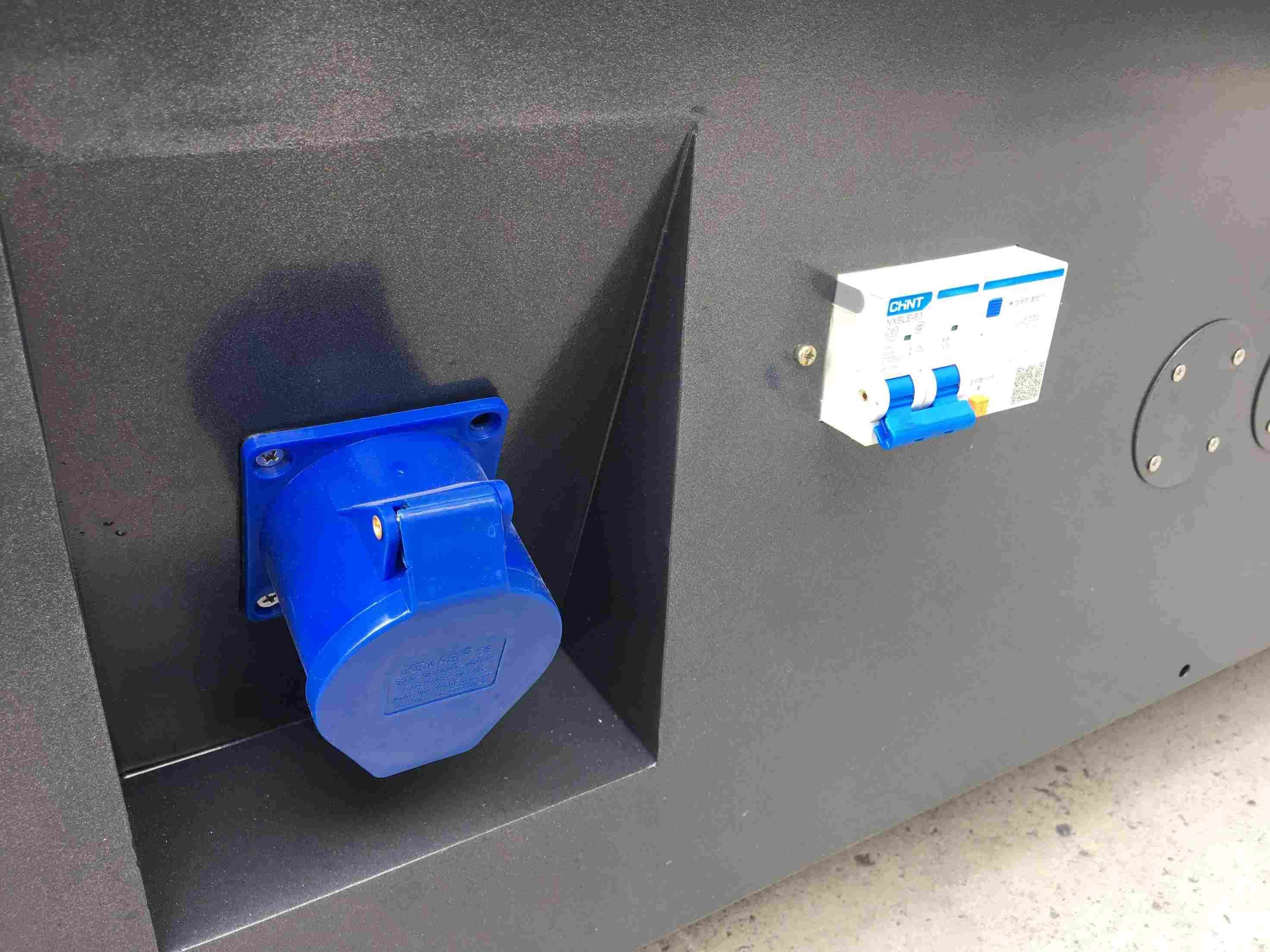 УФ-Принтер RF1325 с рабочим полем 1300х2500 мм