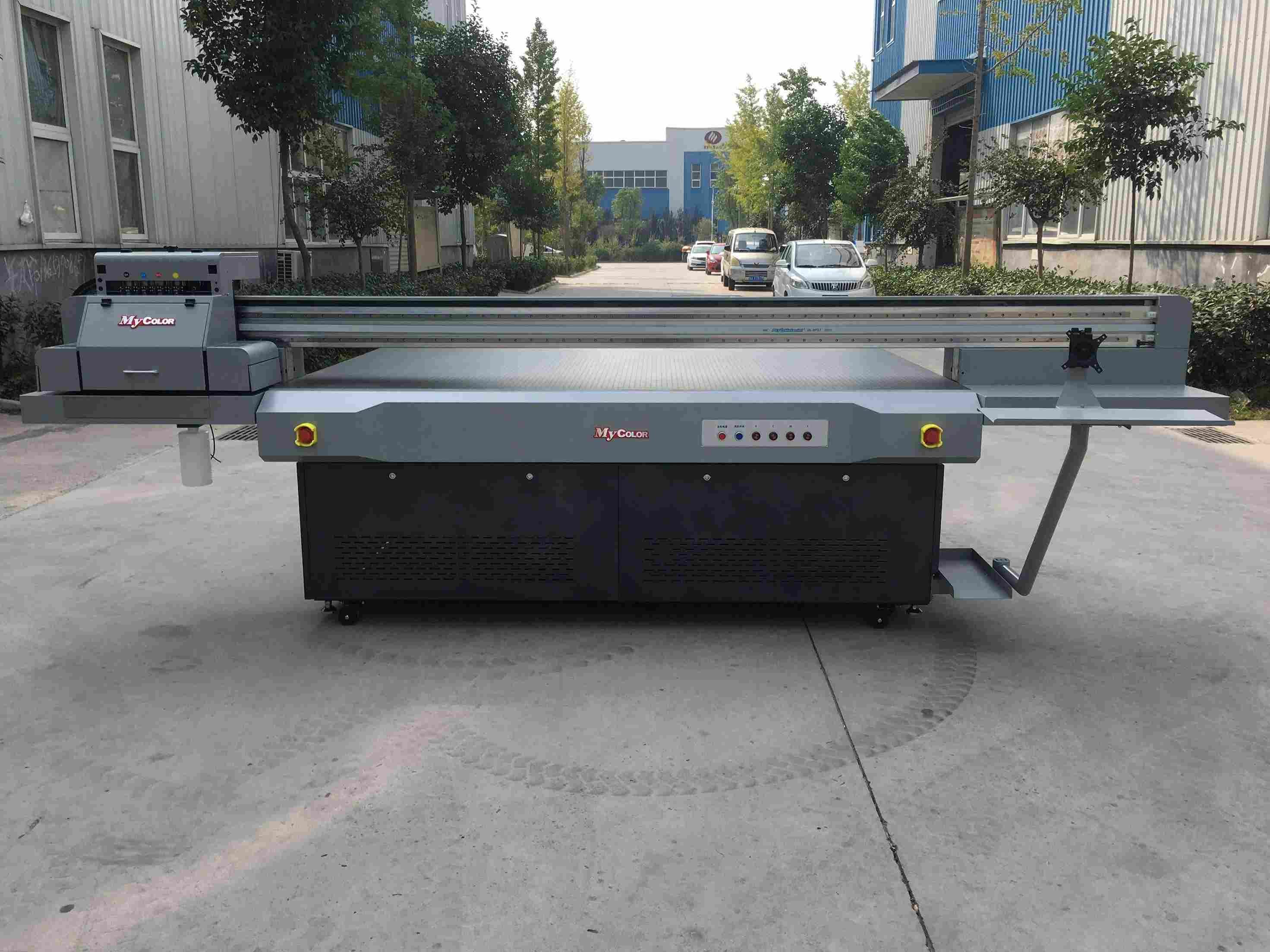 УФ-Принтер RF1325 с рабочим полем 1300х2500 мм