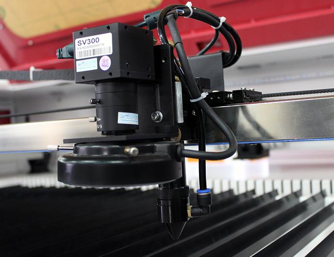 Лазерный станок c ЧПУ 1000х1600мм 100Вт/Ruida/CCDcam