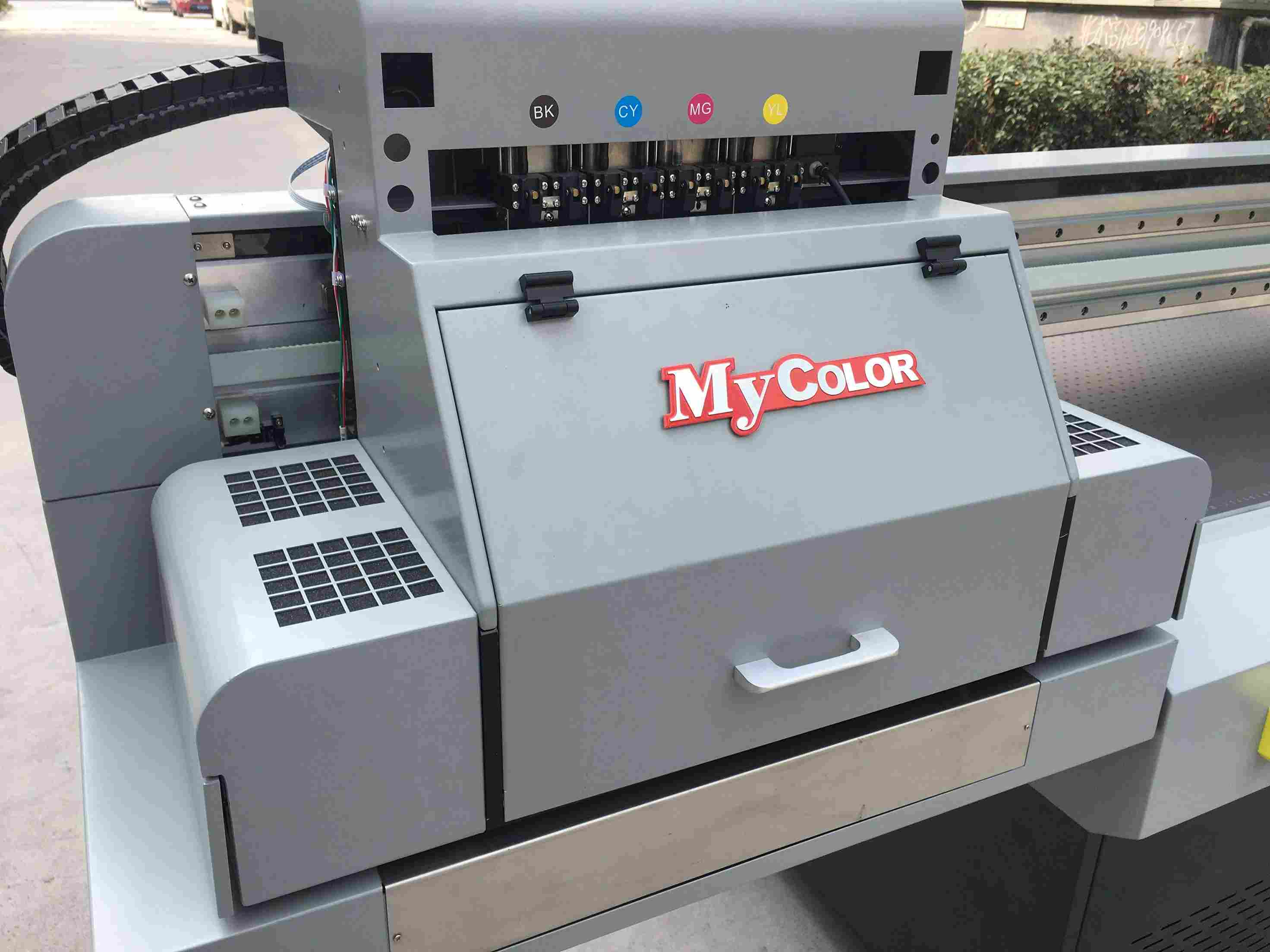 УФ-Принтер RF1325 с рабочим полем 1300х2500 мм