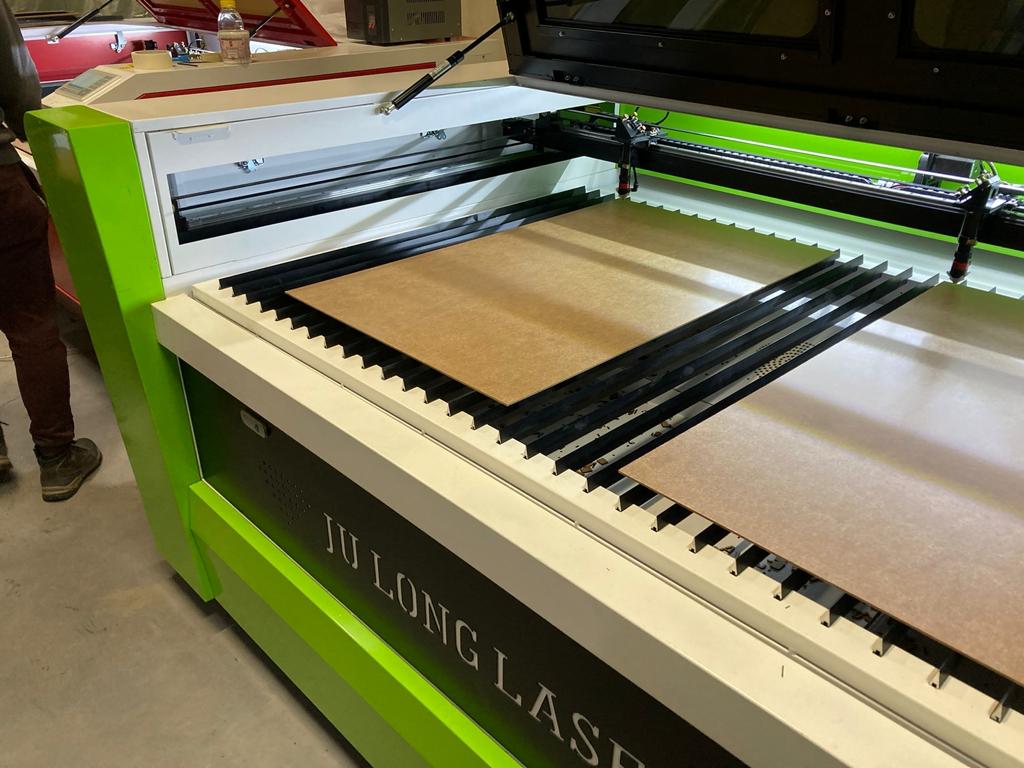 Лазерный станок c ЧПУ 1000х1600мм 100Вт/Ruida/2Head