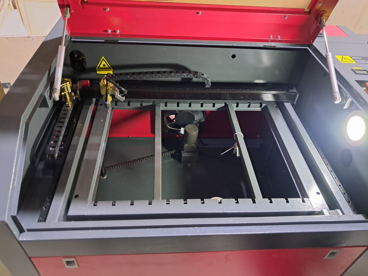 Лазерный станок c ЧПУ 600х400мм 60Вт/Ruida