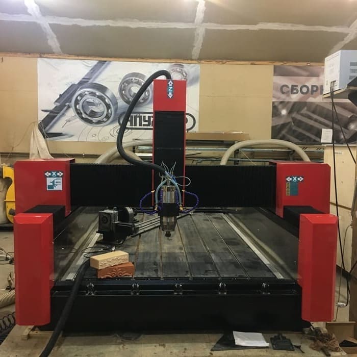Фрезерный станок с ЧПУ 1300x2500x400mm Stone