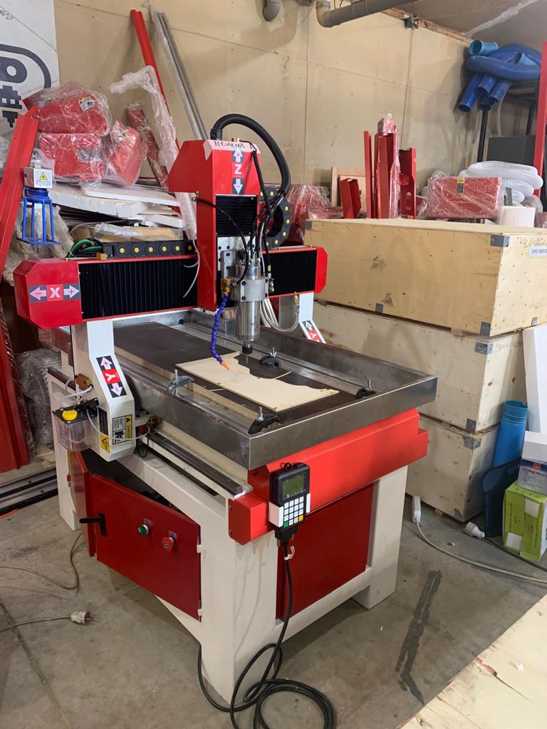 Фрезерный станок с подачей СОЖ 600х900х200