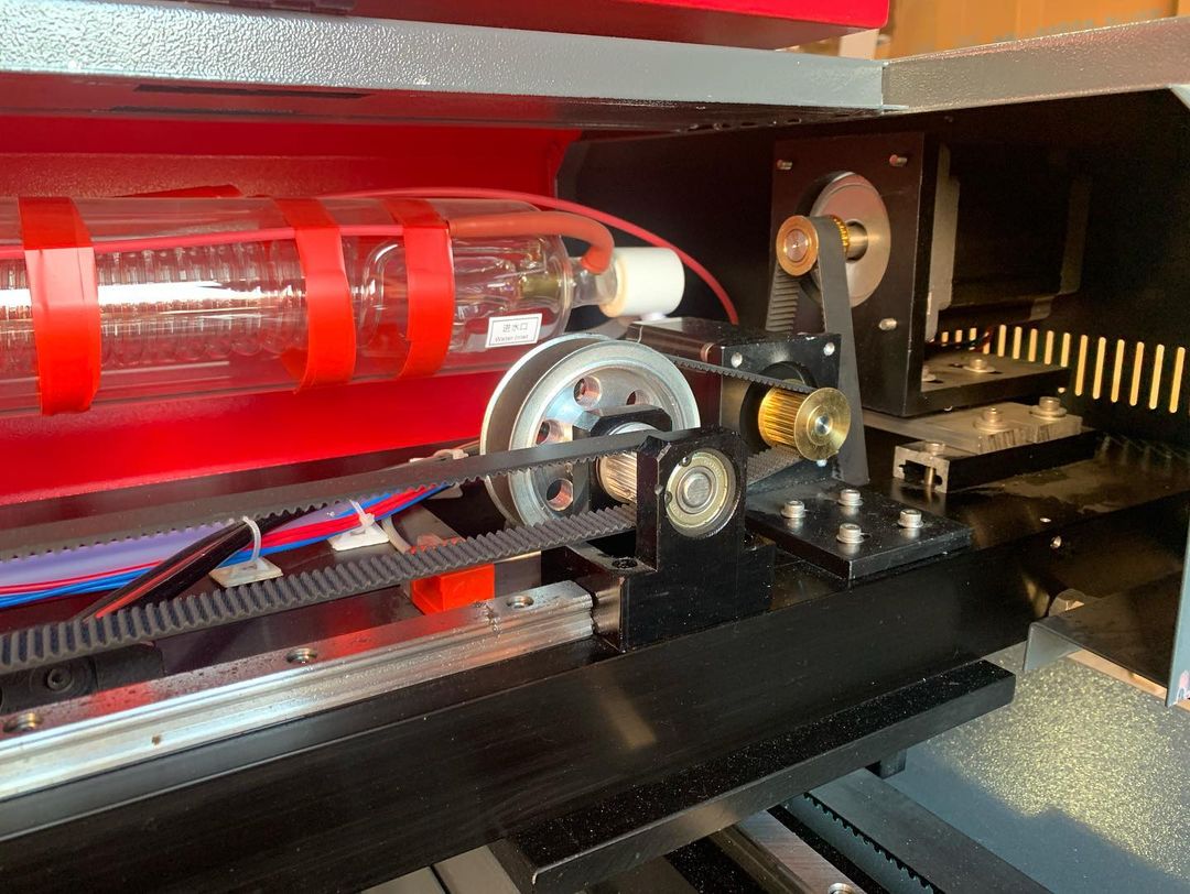 Лазерный станок c ЧПУ 1500х2500мм 100Вт/Ruida