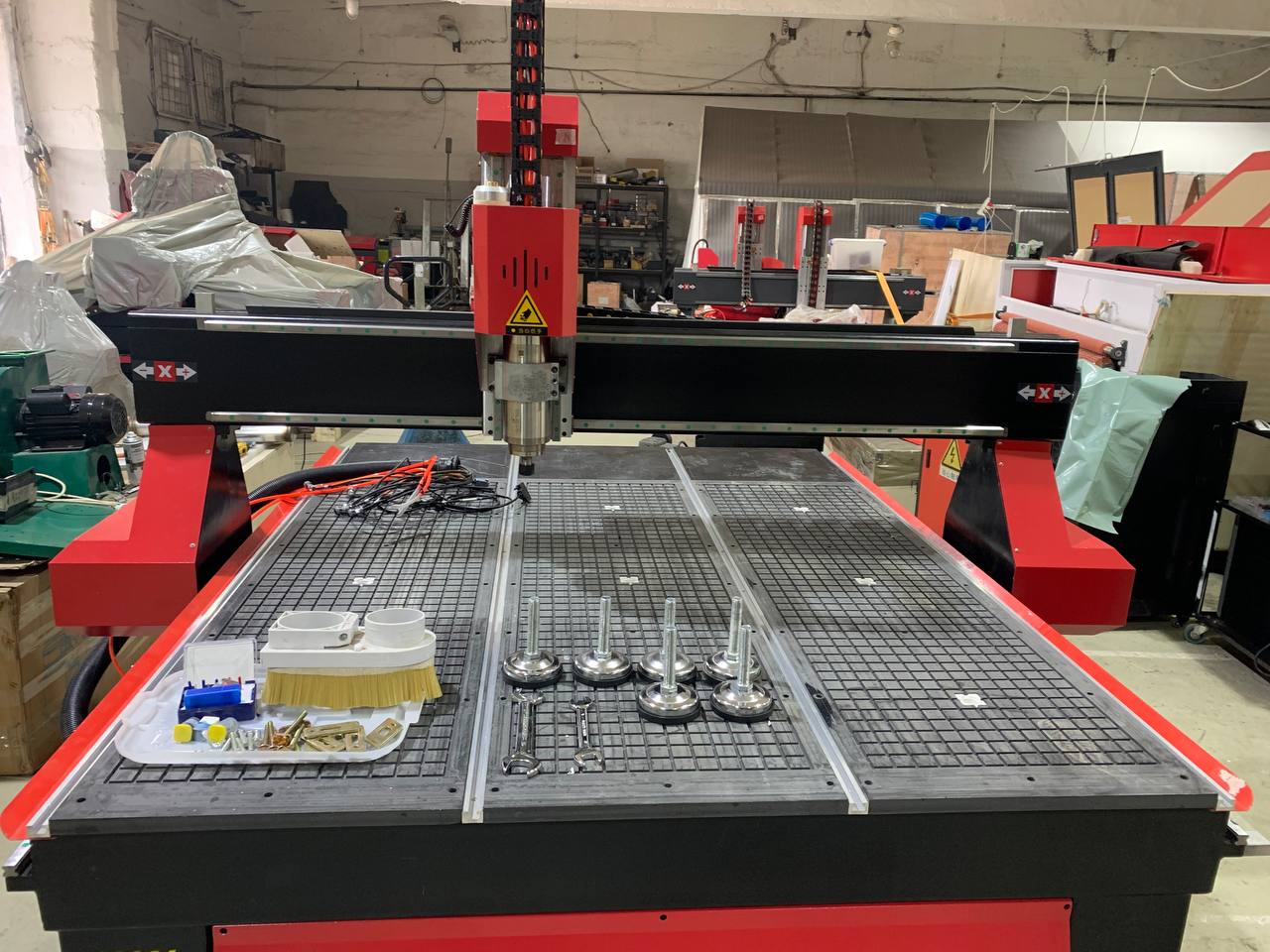 Фрезерный станок с ЧПУ 1600x1600x200mm Standart